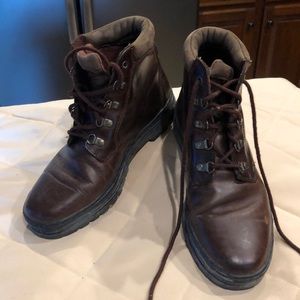 Mens leather hiking style boots, good condition
